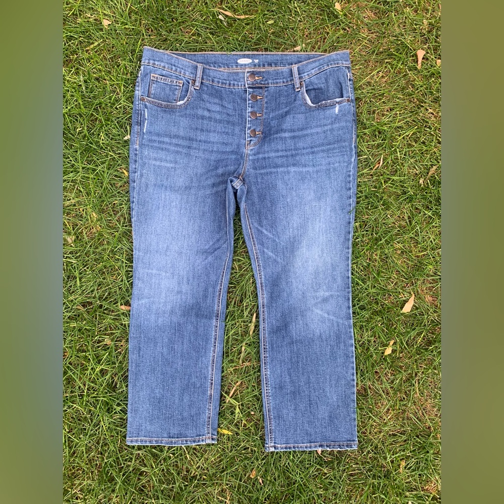 •OLD NAVY•Flare Ankle Style•Button Front•Cropped Denim•Size 16•